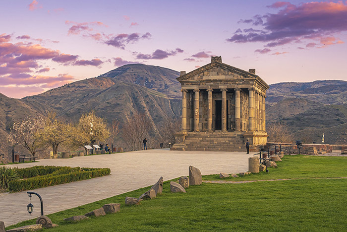 Գառնի
